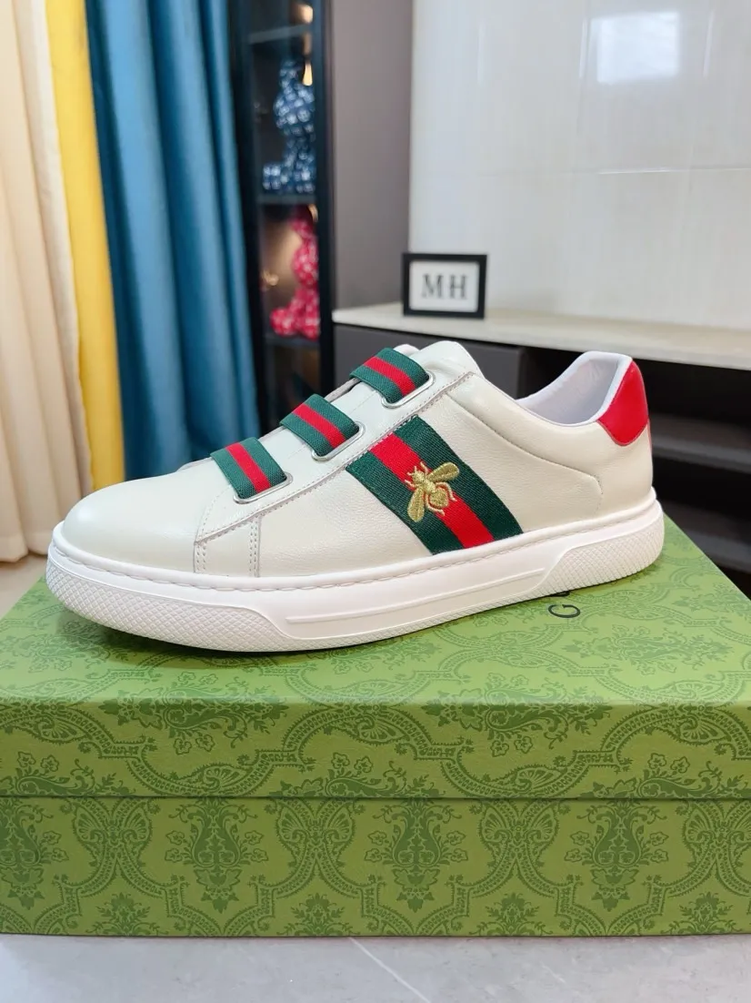 Factory price 480🌹🌹GUCCI [Gucci] New high-end brand of men's shoes, the latest fashionable casual men's shoes, trendy and versatile style, relaxed and sporty style, uppers imported from Italy, first-layer cowhide, genuine leather lining and ultra-fine workmanship. Original personalized fashionable rubber wear-resistant outsole, light and comfortable on the foot, size 38-44